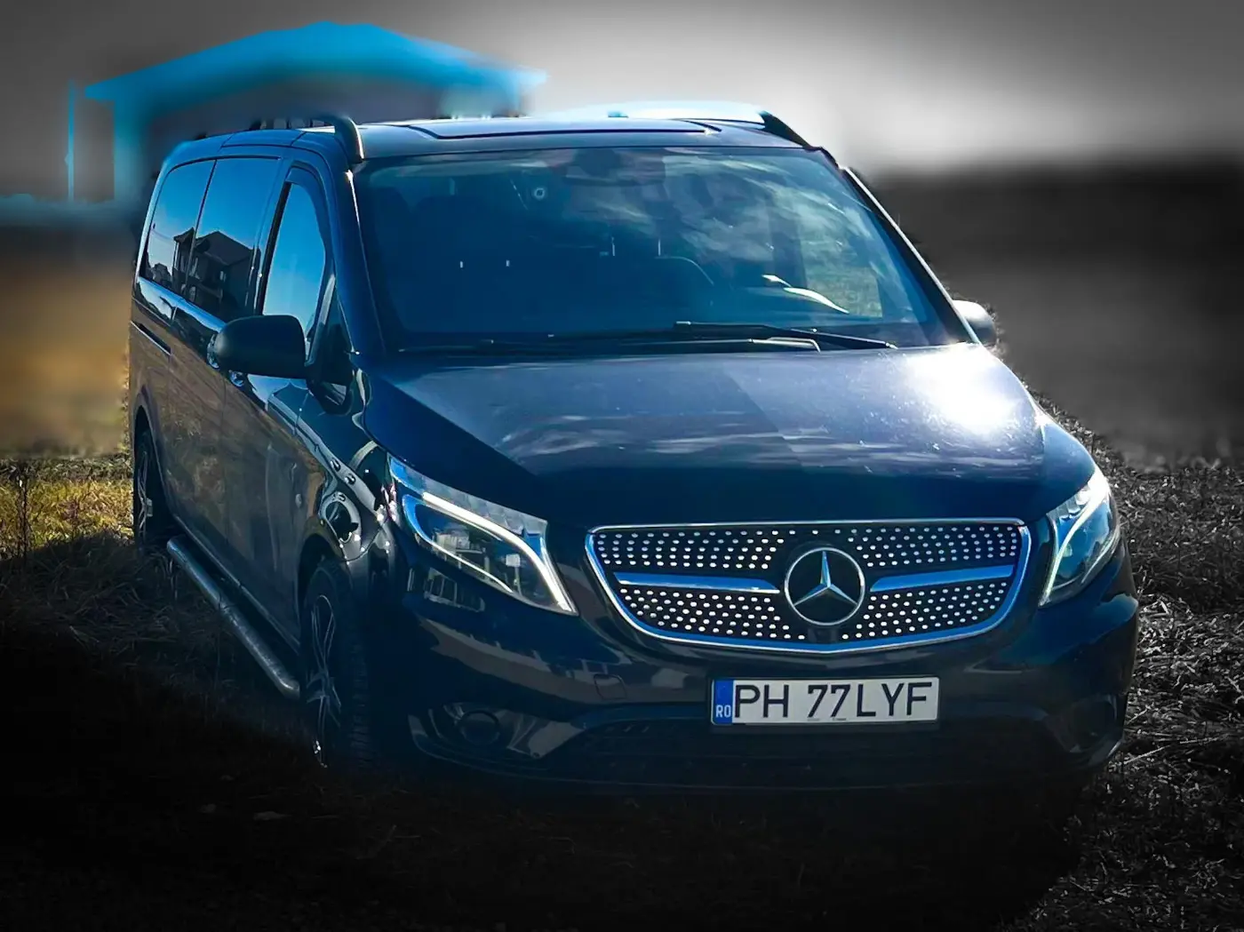 Mercedes V-Class Black Stylized - Negru Stilizat